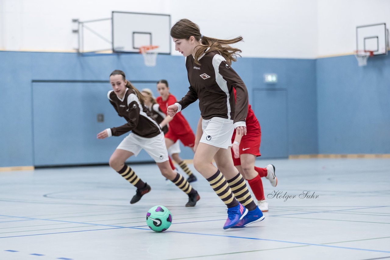 Bild 385 - C-Juniorinnen Loewinnen Cup